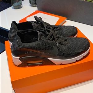 Like new-AirMax 90 Flyknit